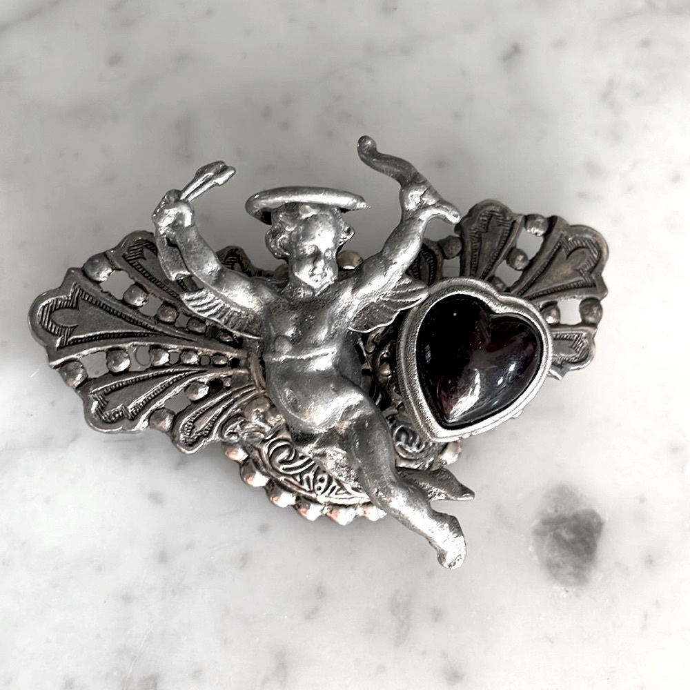 Stunning Cherub Black Heart Vintage Brooch